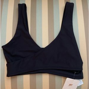 Crossover fabletics sports bra